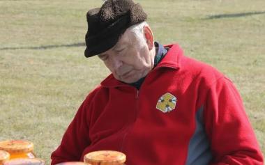 白天總犯困、吃飯老打嗝？小心，這可能是癌癥的早期信號