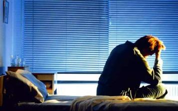 白天犯困夜晚清醒？老年人提高睡眠質(zhì)量注意五點(diǎn)