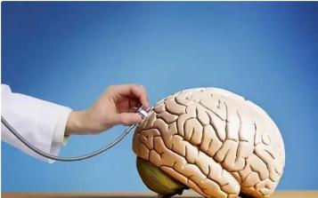 80歲老奶奶突發(fā)腦梗入院，炎炎夏日如何控血壓？八點(diǎn)建議